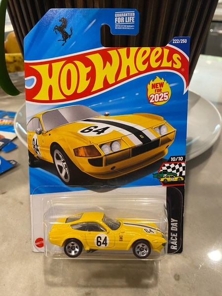 2025 Hot Wheels #222 Race Day 10/10 Ferrari 365 GTB4 Competizione Gelb 5 Sp 1:64-image