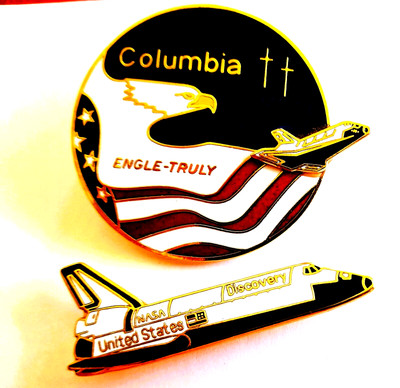 NASA Space Shuttle Columbia and Shuttle Discovery  Lapel Pins  1 1/2in diameter