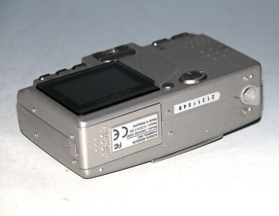 Konica Minolta DiMAGE G500 5.0MP Digital Camera - Silver for