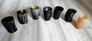 Hornbecher Trinkbecher mit Holzboden Wikinger Mittelalter Deko