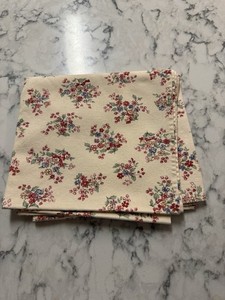 Longaberger 36" Fabric Square Sweetheart Floral Bouquet
