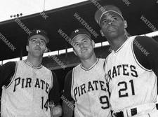 HG244 Bill Mazeroski-Roberto Clemente Gene Alley-Pirates 8x10 11x14 16x20 Photo