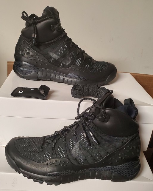 nike acg lupinek flyknit triple black
