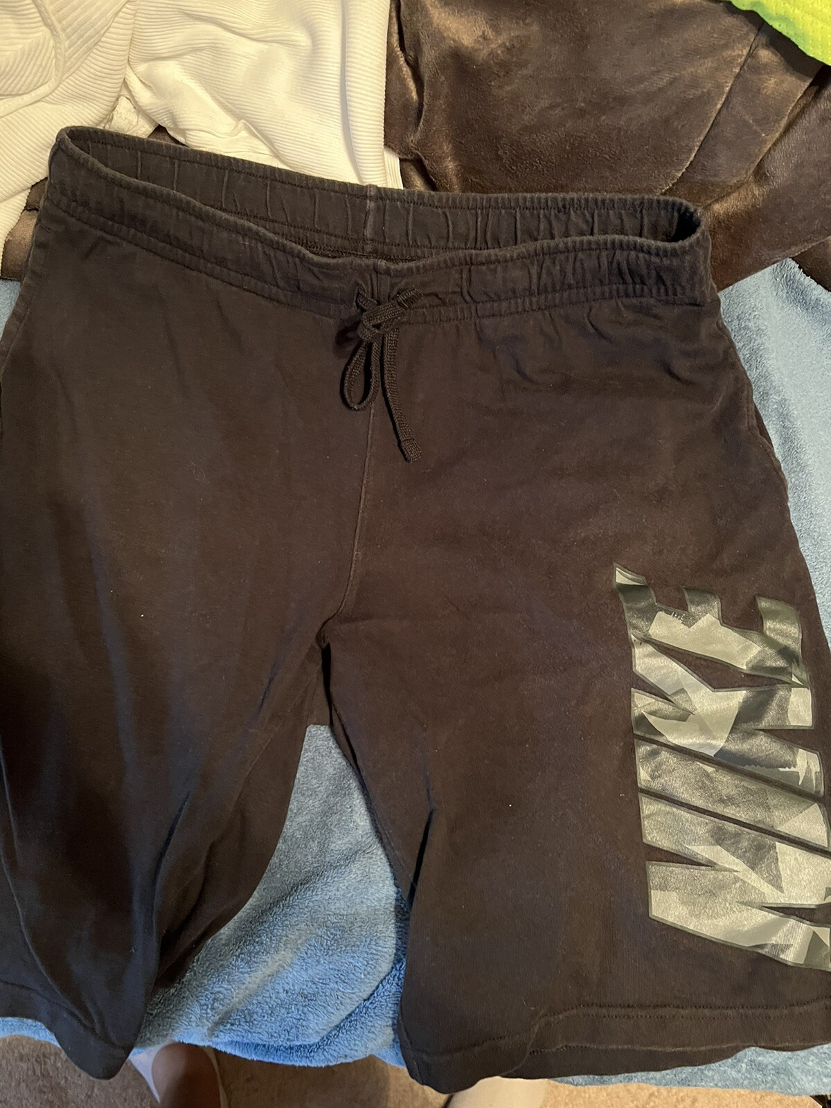 boys gray nike shorts