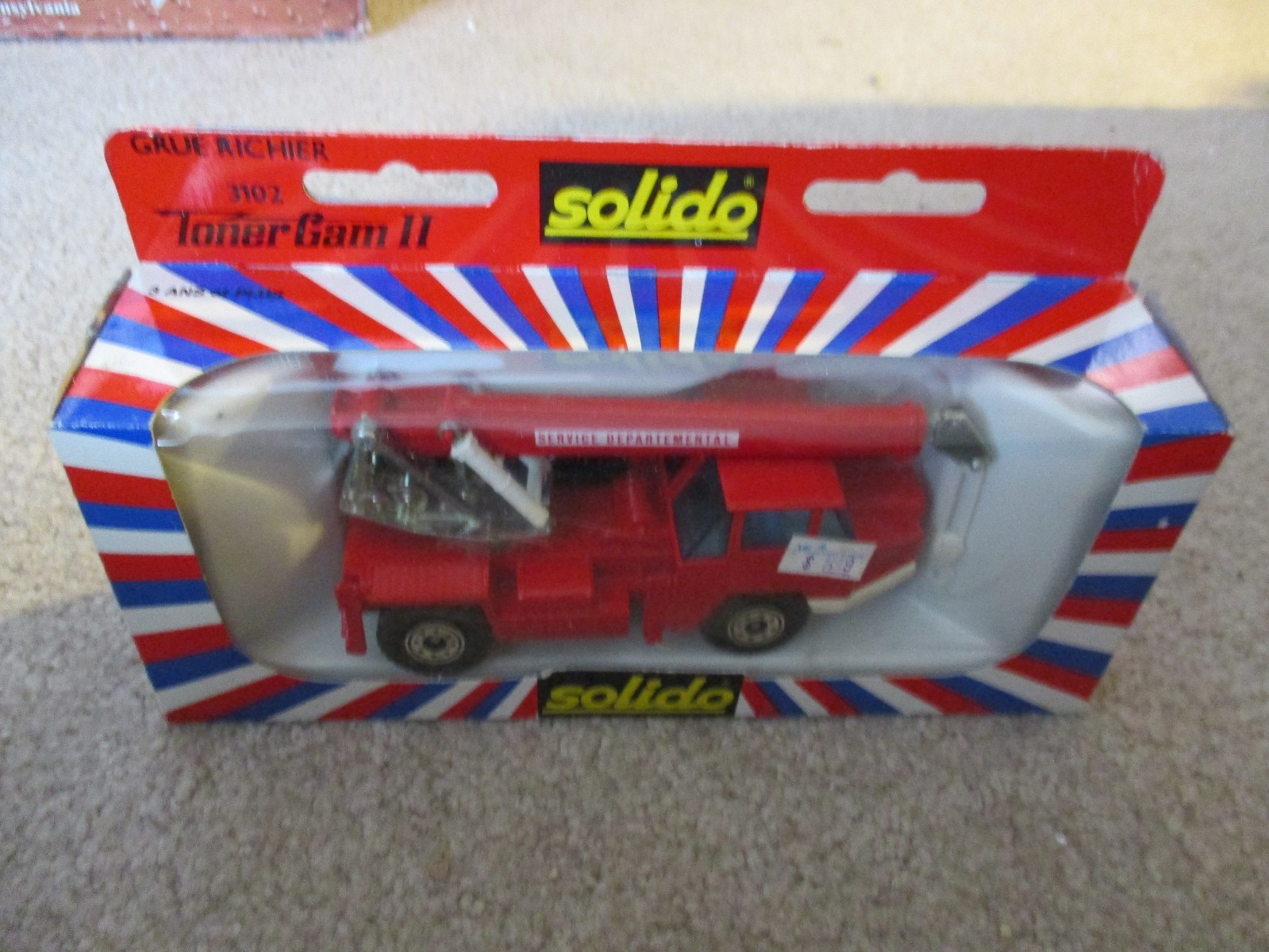 Camion Police Solido – échelle 1:50 – Marque Saviem – Rouge – Occasion