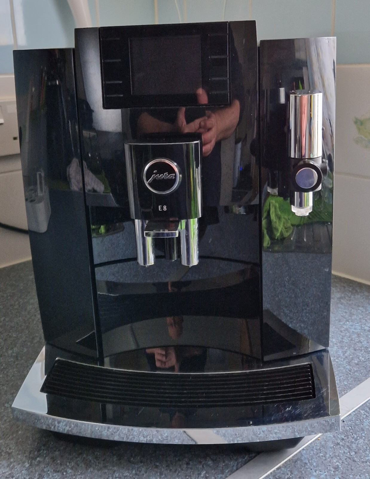 Jura E8 Bean To Cup Coffee Machine Piano Black Nearly New plus extras