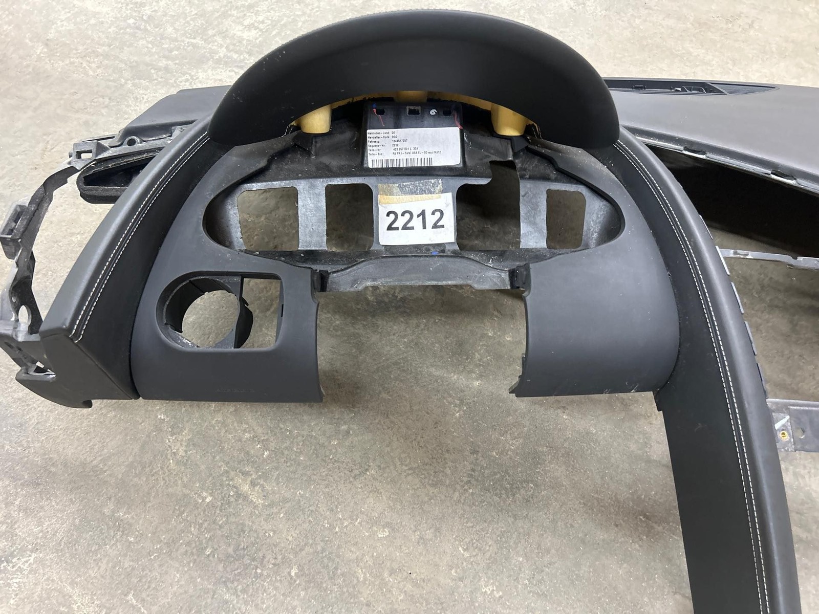 08-15 AUDI R8 QUATTRO DASH PANEL BLACK AWD (JN) 423857001 (MK)