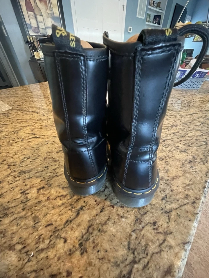 Botas con cordones Dr. Martens 1460 cuero liso negro.  Mujer US Talla 8 Foto 3 de 4