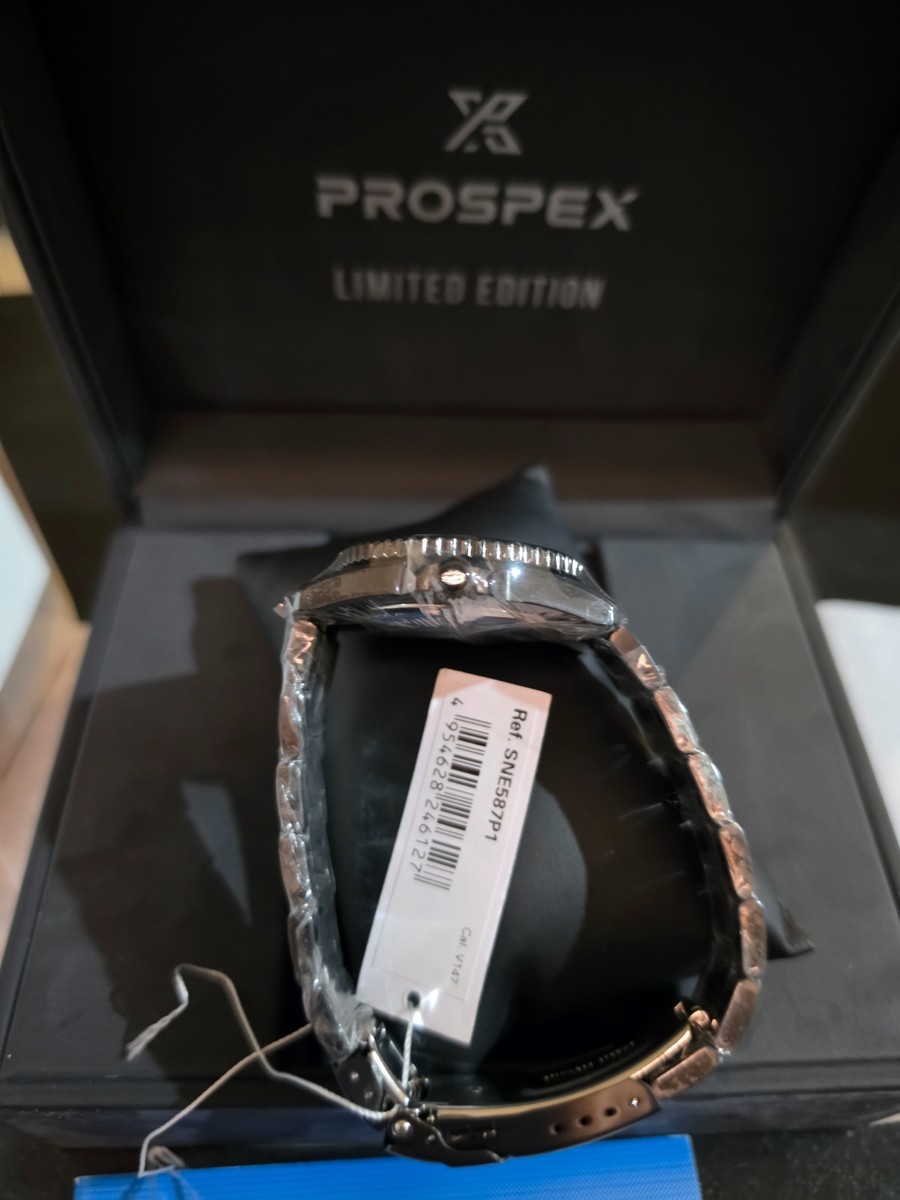 SEIKO ProspeX SNE587P1 Black Series SOLAR Diver Lume Steel Vision