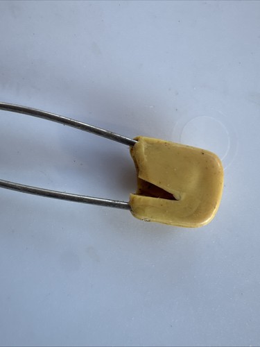 Vintage Yellow Diaper pin 1950s - Picture 4 of 6