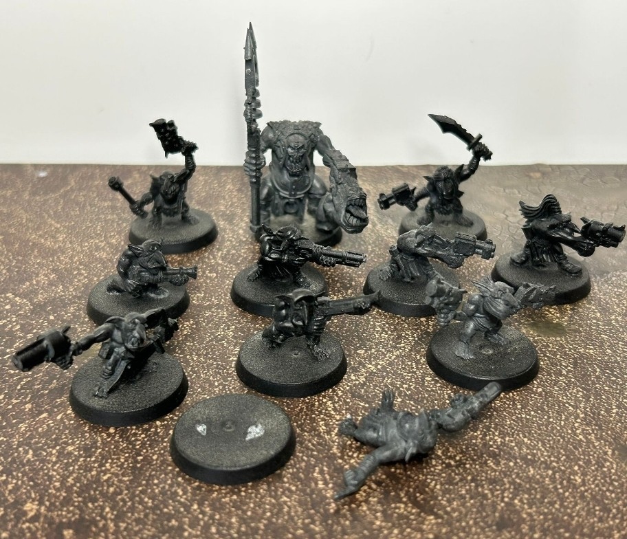 Warhammer 40K Orks Ork Grots And Runtheard Assembled And Undercoated