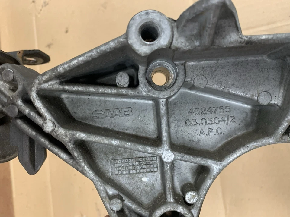 SAAB OG 9-3 FRONT ENGINE MOUNT BRACKET 4624755 RIGHT HAND RH 1999-2003 - Image 2 of 3