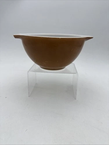 Vntg PYREX #441 Brown Cinderella Mixing Bowl 1-1/2 PT Made in USA Rare Color