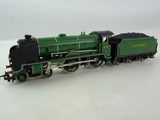 Hornby Railways Steam Locomotive Schools Class V OO Gauge 928 'Stowe'