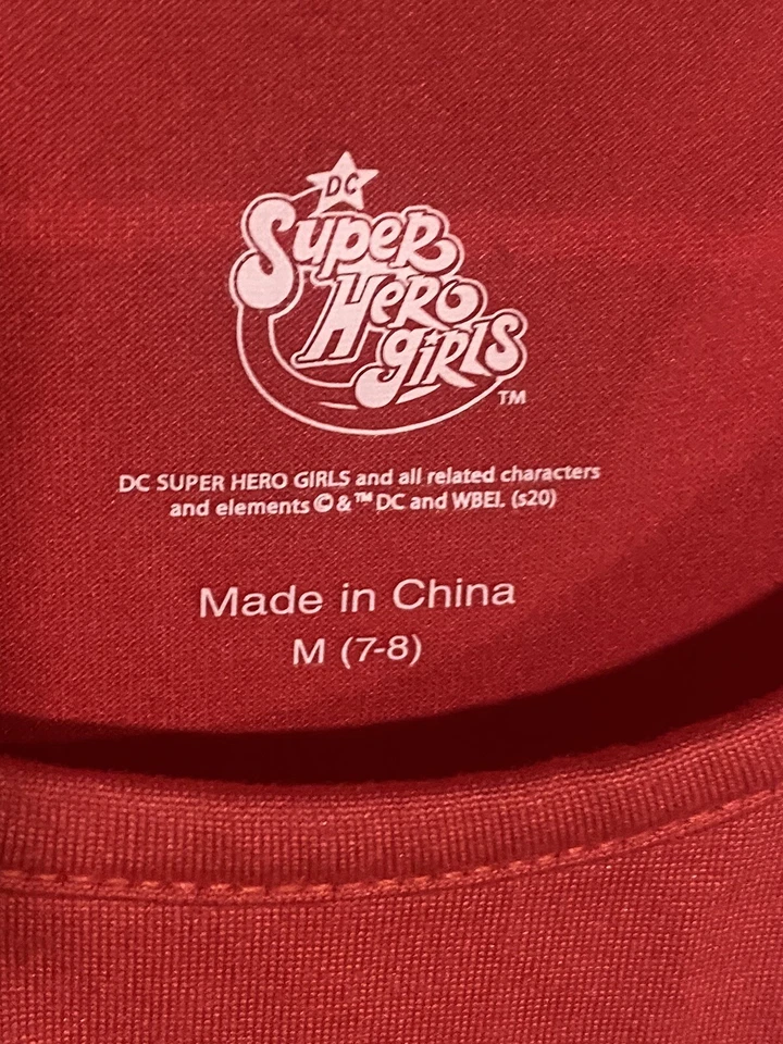 Disfraz de Mujer Maravilla Halloween Rojo para Niñas 7/8 Usado en Excelente Condición Foto 3 de 4