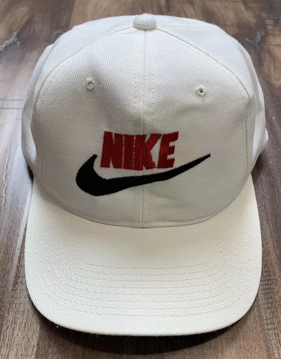 White nike snapback hat 2025