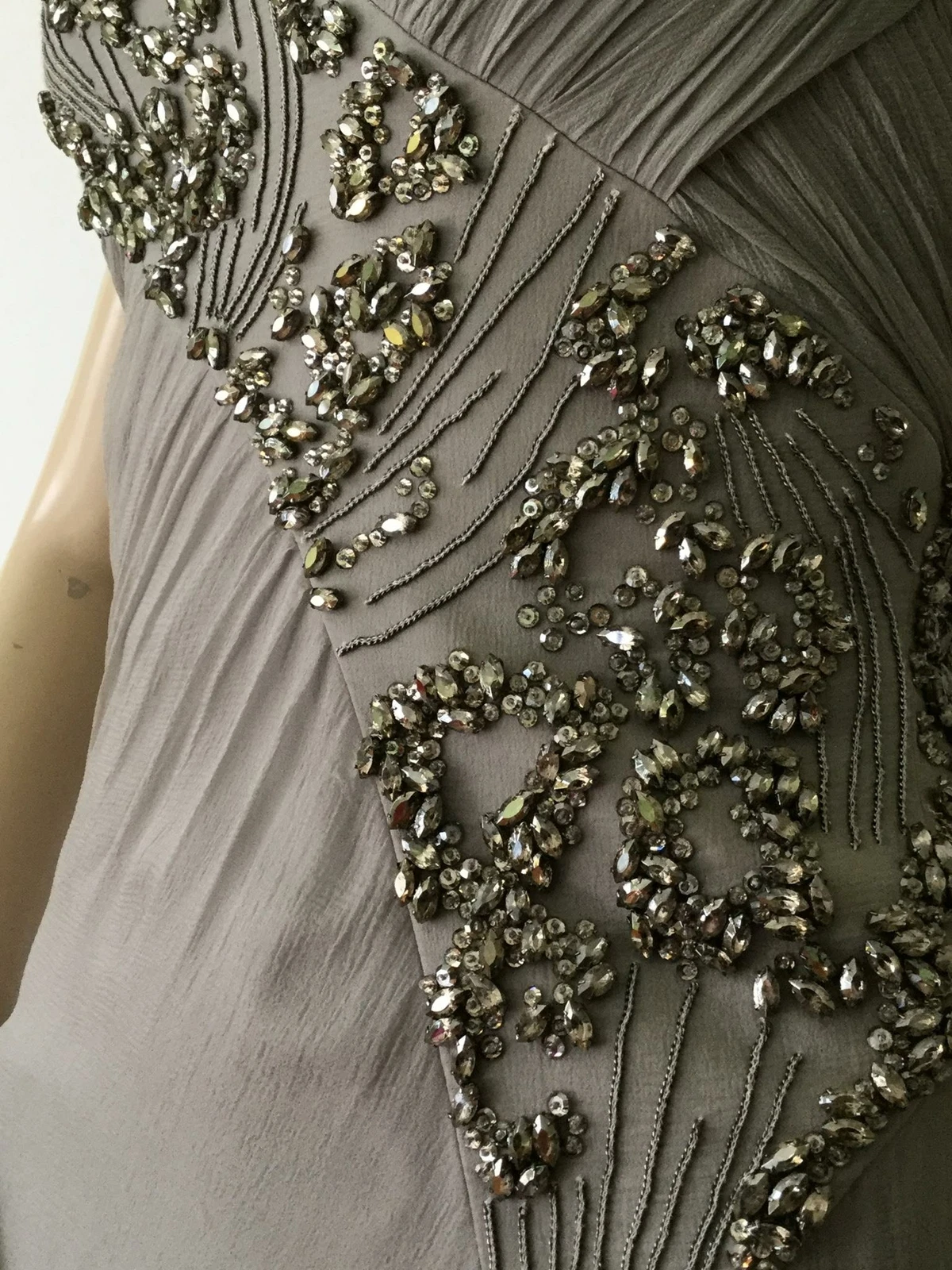 Abito impreziosito Versace grigio fumo leggero (taglia 38) prezzo al dettaglio $27.000!