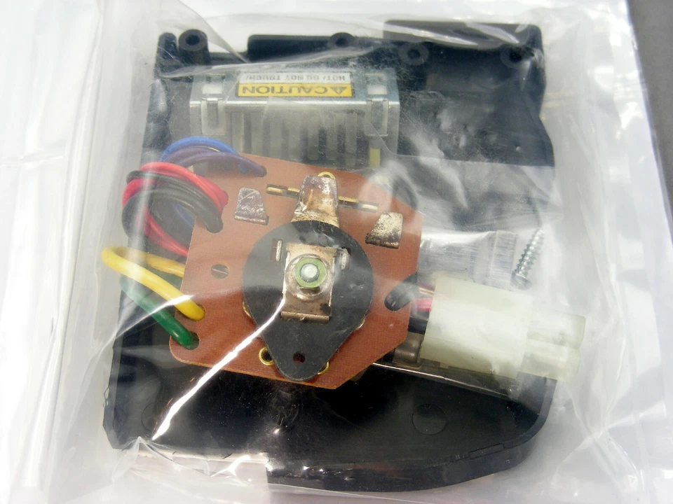 Vintage 1999 #58247 F103LM AUDI R8R Mechanical Speed Control w Mount & Resistor - Image 4 of 4