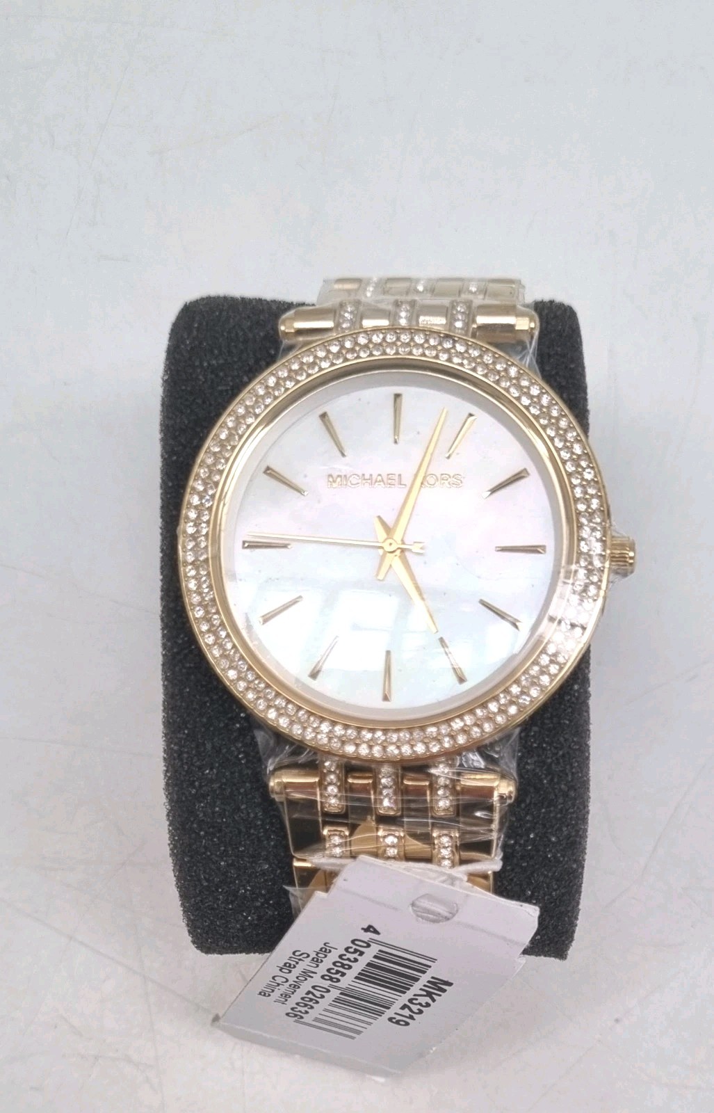 Michael Kors Eatch MK3219 Womens Gold Wrist Watch.