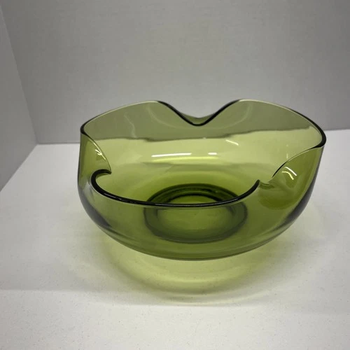 Vintage - Anchor Hocking Glass Chip Bowl 9” Avocado Green MCM 1970's