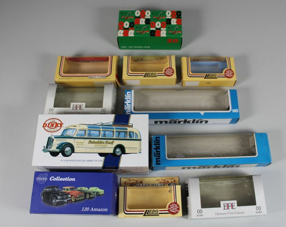A4/11 x carton vide, boîtes de vente Märklin + boîte d'allumettes + Rio + Volvo +../100
