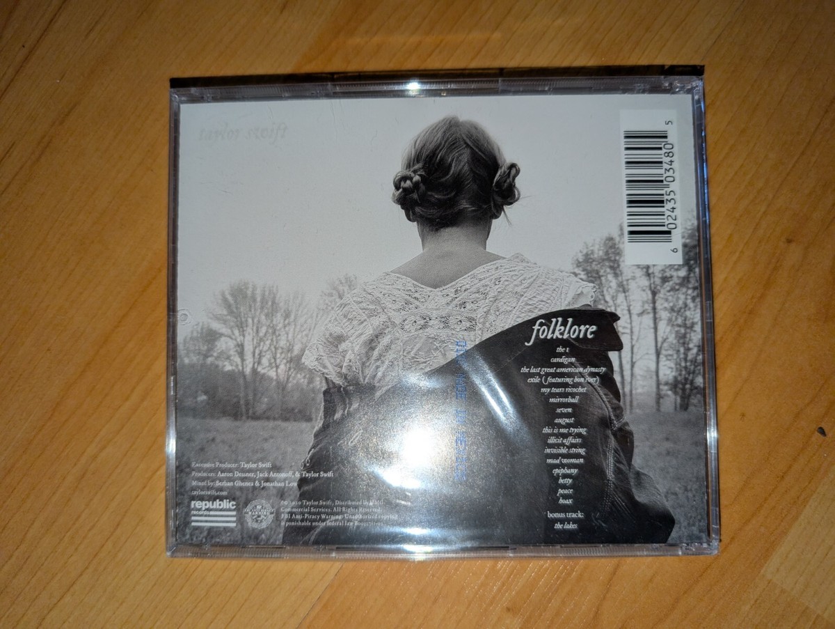 Taylor Swift FOLKLORE Signed CD Album Limited Edition Eras Taylor Swift FOLKLORE Signed CD Album Limited Edition Eras