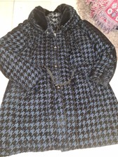 Stunning Women's Flock Panel Padded Coat Size Large Size 16 By Klass