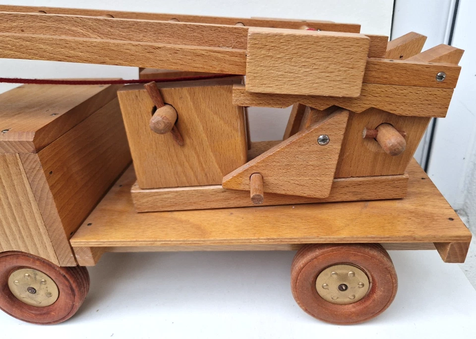 Très grand camion de pompier Dejou jouet ancien en bois en très bel état - Photo 3/4