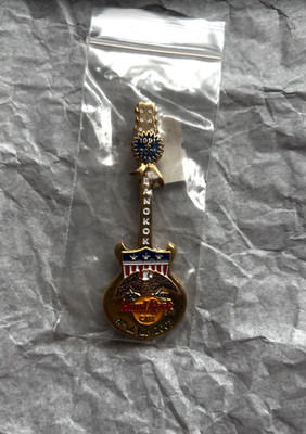 Hard Rock Cafe Bangkok 4th of July 2001 Guitar Pin - Limited Edition Vintage Col