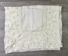 VTG Unbranded Table Runner Ivory Lace Edge Linen Center 12" X 37  Appx.