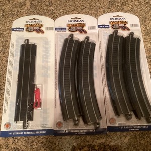 bachmann ez track ho scale 8 Piece 18” Radius  Curve And  One  Straight Terminal