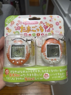 Tamagotchi Connection V3 Keitai Spring Set Orange White
