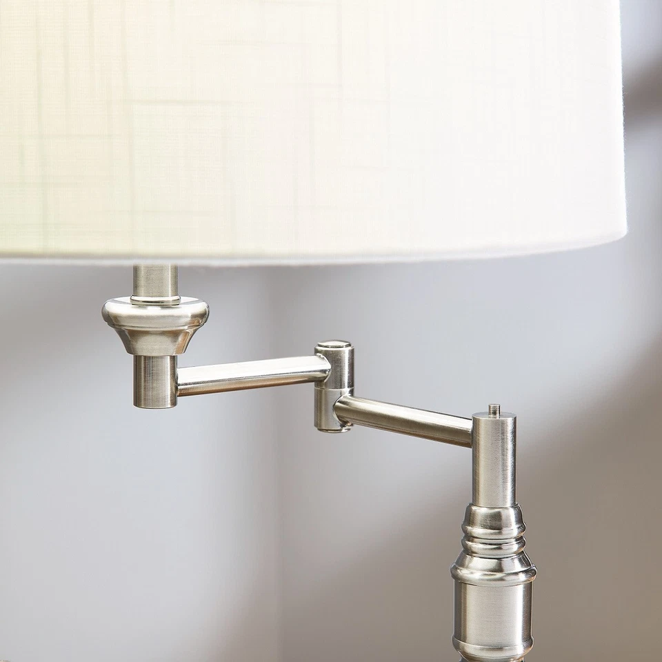 Lámpara de pie Better Homes & Gard 60" brazo oscilante antiguo acabado peltre pantalla de tela. Foto 3 de 4