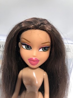 2007 Bratz Play Sportz Race Car Driver Katia