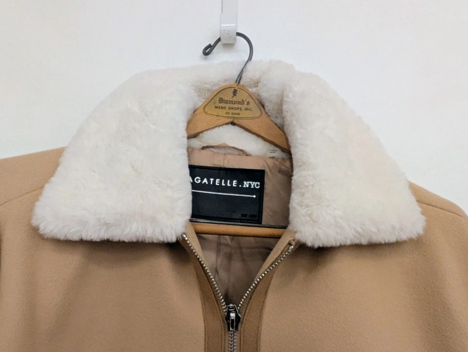 Abrigo Bagatelle NYC para mujer tostado medio con cuello de piel sintética blanca XL cálido clásico Foto 4 de 4