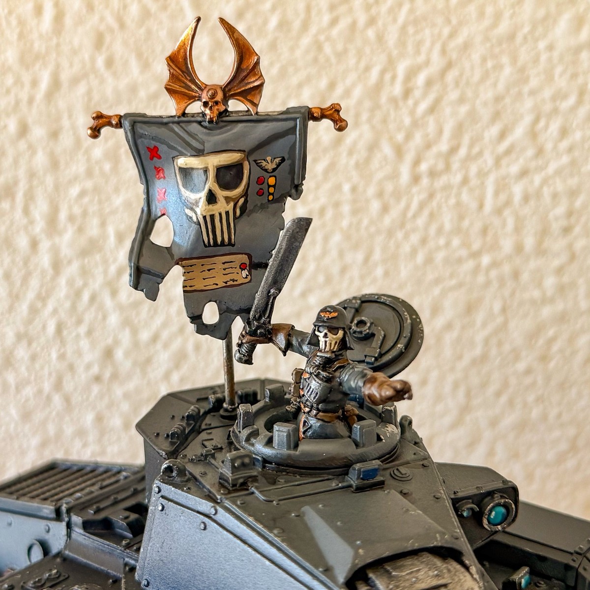 Warhammer 40k Astra Militarum - Painted Leman Russ Command Tank