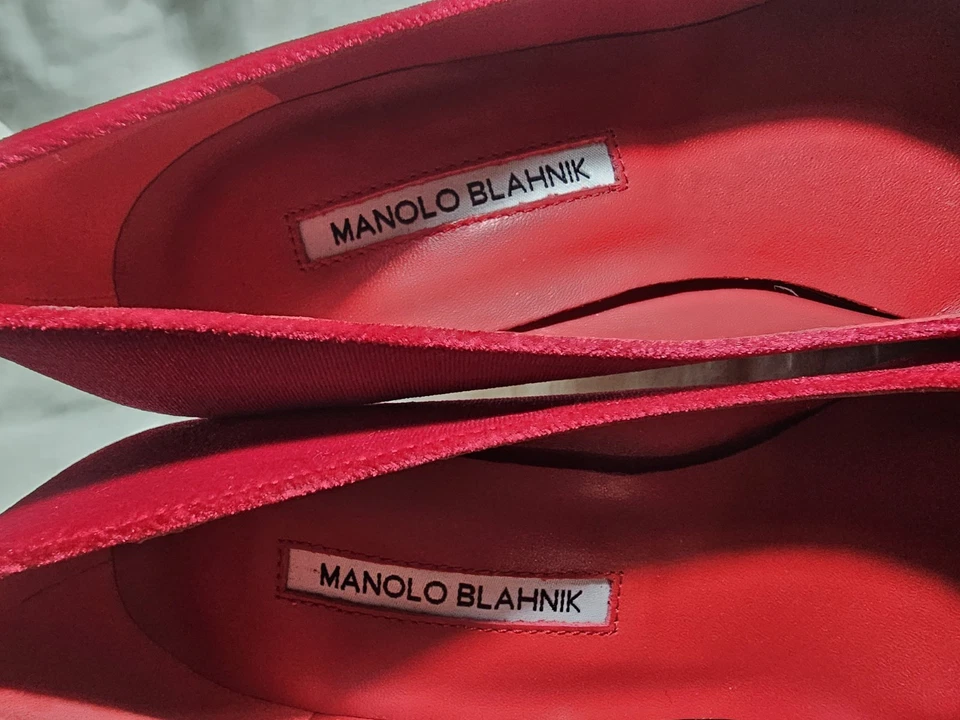BOMBAS DE TERCIOPELO MANOLO BLAHNIK HANGISI Foto 4 de 4