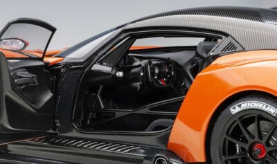 1/18 Aston Martin Vulcan Madagascar Orange W/Carbon Top 1/18 Aston Martin Vulcan Madagascar Orange W/Carbon Top