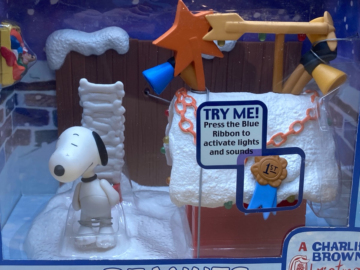 【新品】Snoopy’sContest Winning Displayフィギュア Peanuts A Charlie Brown Christmas Snoopy's Contest Winning