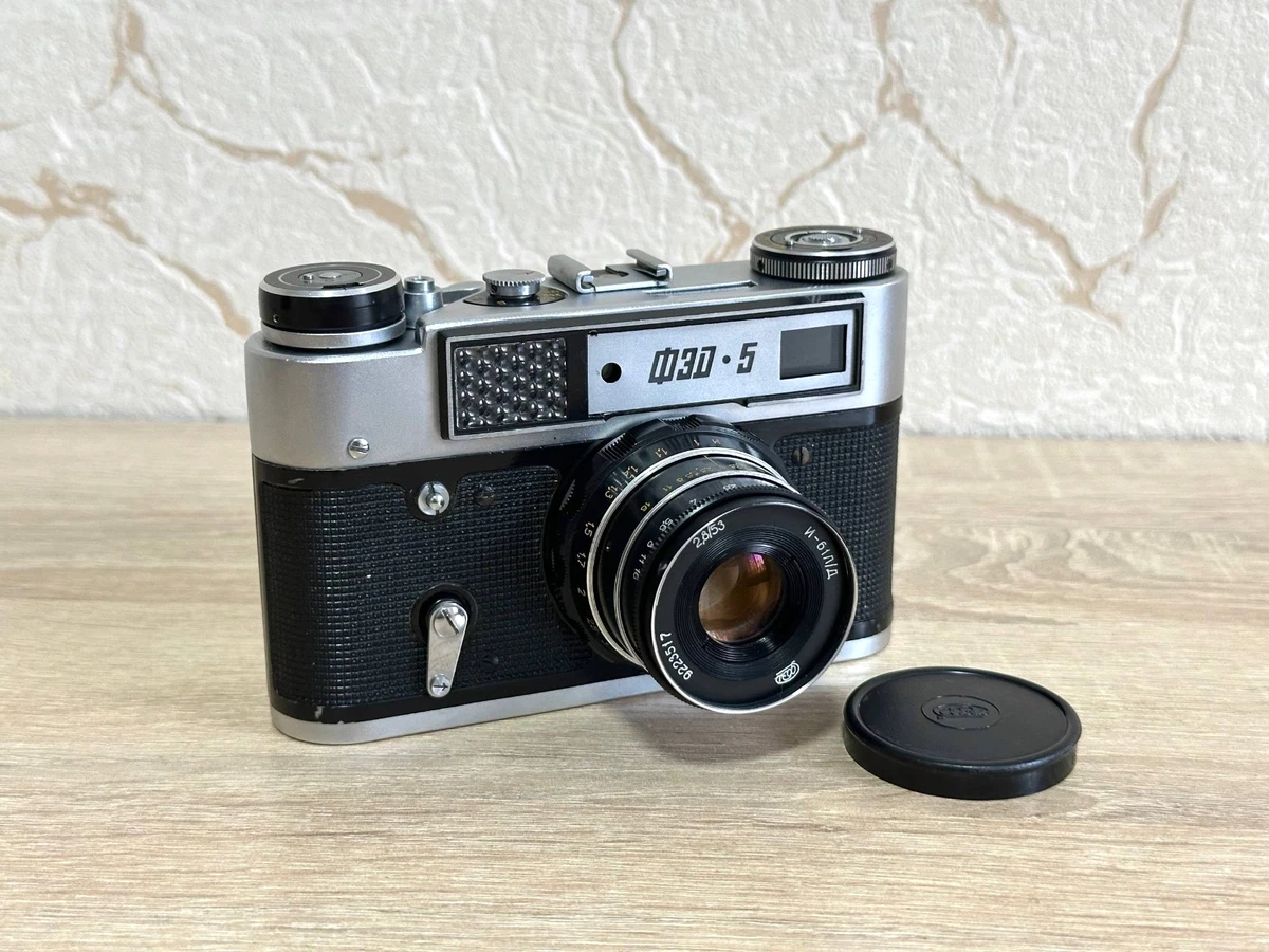 ロシア FED-5 & Industar-61 レンジファインダーカメラ Fed 5 and its Radioactive Industar 61 L/D Lens! – Bob Giles