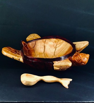 TURTLE BOWL HAWAIIAN HAND CARVED AND SPOON