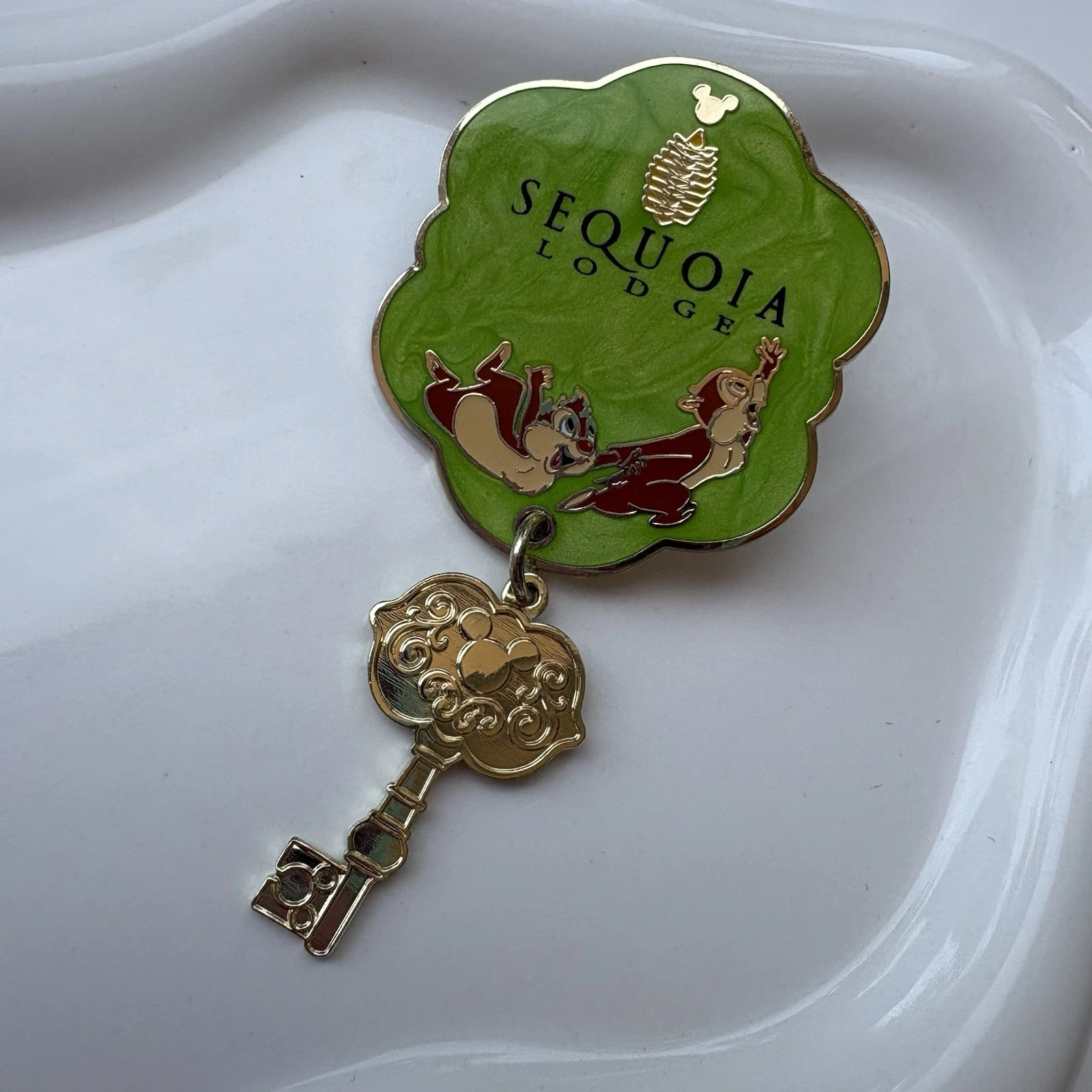 Disneyland Paris Sequoia Lodge Hotel Disney Resort Dangle Key Pin Chip & Dale