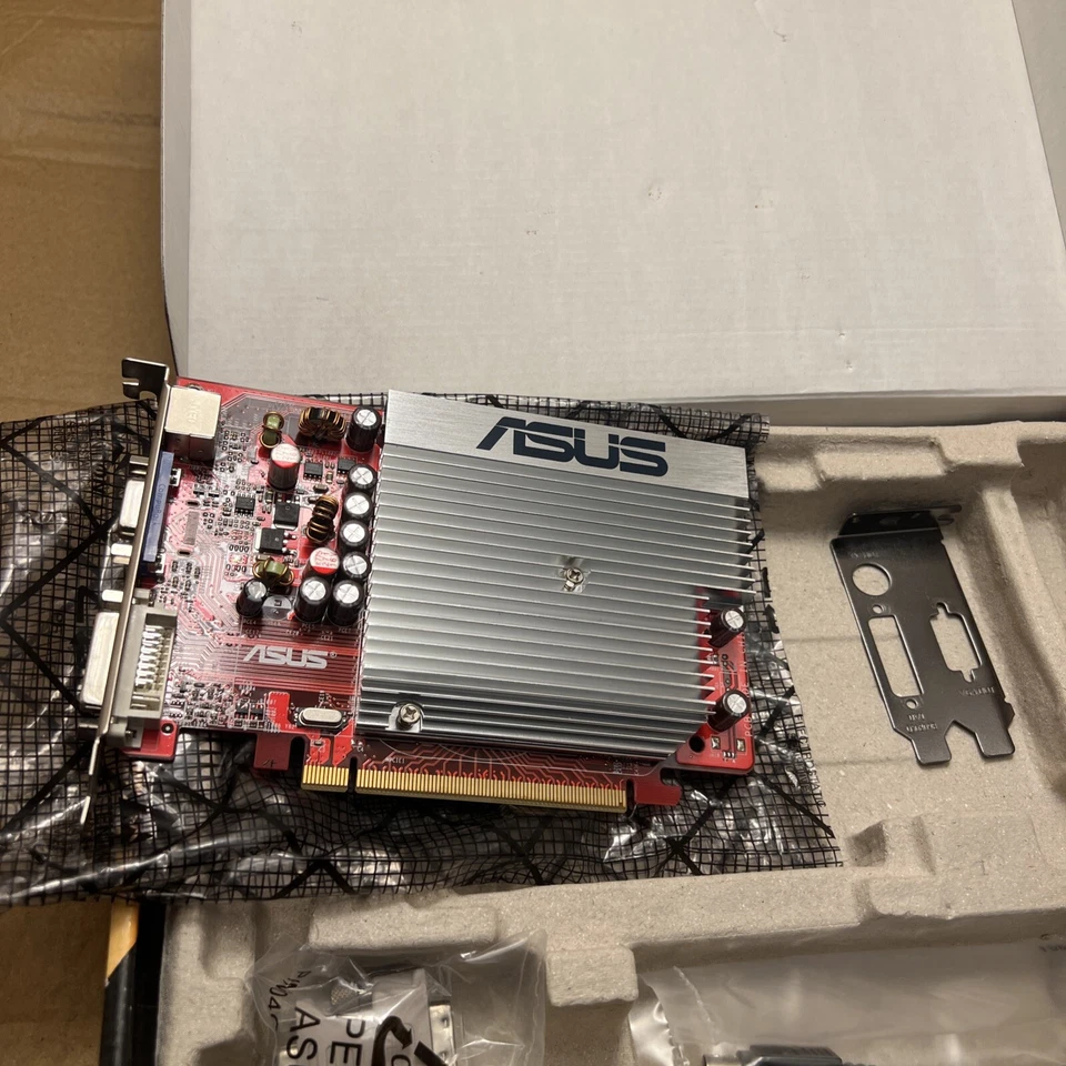 ASUS ATI Radeon 2400PRO 256MB DVI/VGA/TV-Out PCIE Graphics Card G4A - Image 4 of 4