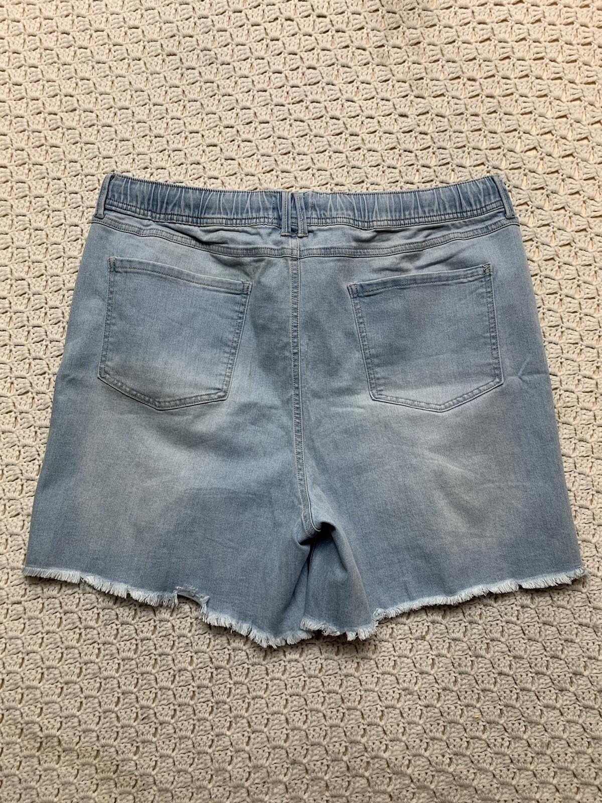 Picture 4 of 12