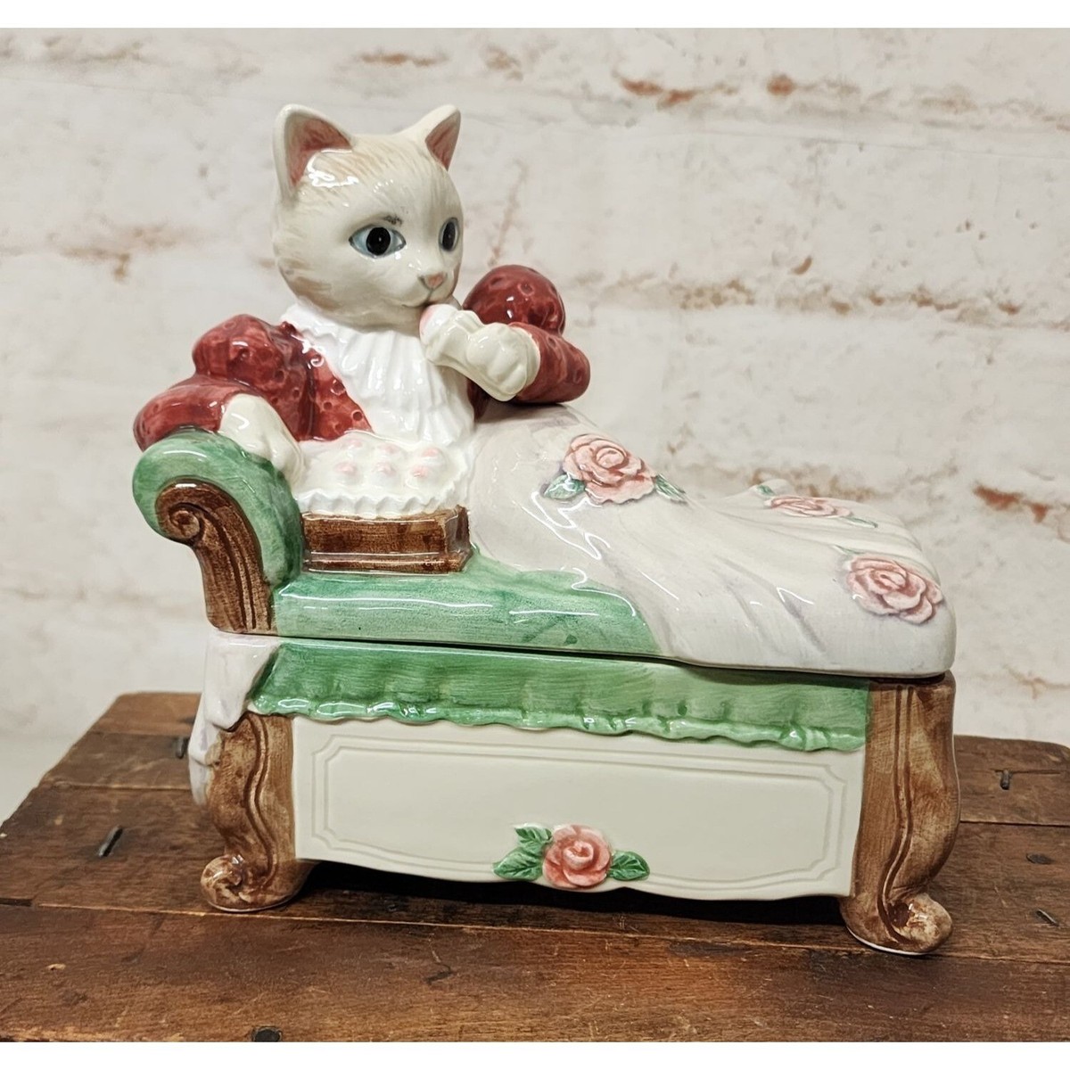 Fitz & Floyd　置物　猫　/アンティーク　フランス　イギリス　小物入れ Fitz & Floyd Kittens Of Knightsbridge Lady Puss Chaise Porcelain
