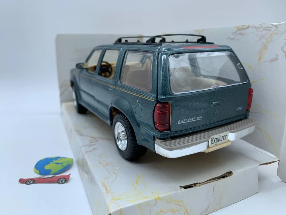 Maisto Ford Explorer 1995 , modello in scala 1:24-1:25, (2658) , vintage - Immagine 4 di 4