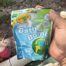 Crayola Color Twist Bath Bomb Color Changing ...