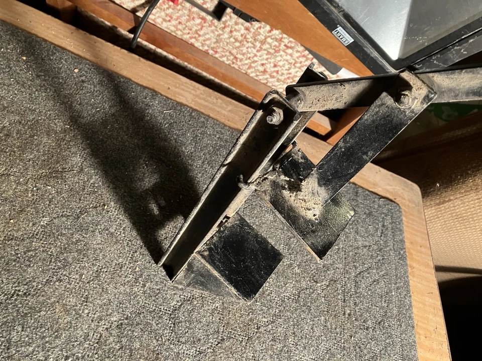 Trituradora de latas de metal Foto 3 de 4