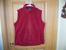 Woolrich Zip Front Fleece Vest Womens Medium Casul Ruby Color Pockets Soft Clean