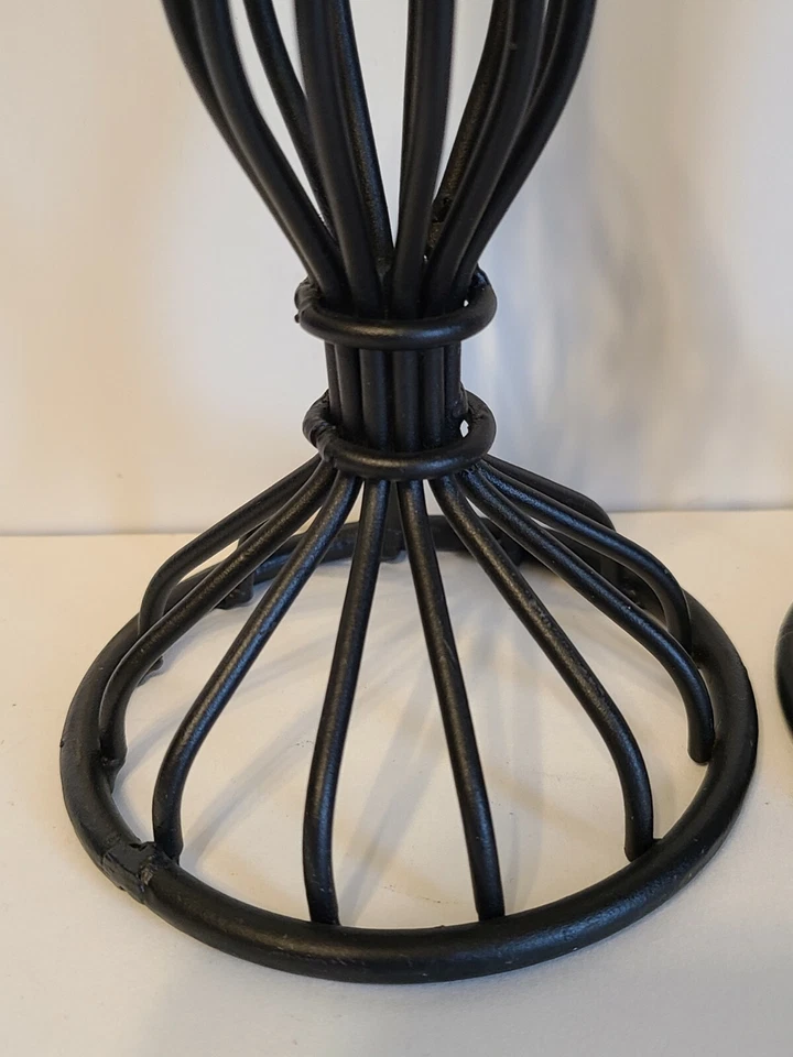 Par de Candelabros de Hierro Negro - 10" de Alto ~ Gótico Intrincado Impresionante Pesado Foto 3 de 4